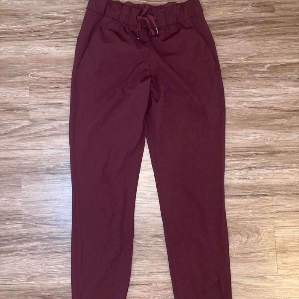 lululemon athletica Women's On The Fly in Plum - Picture 4 of 7